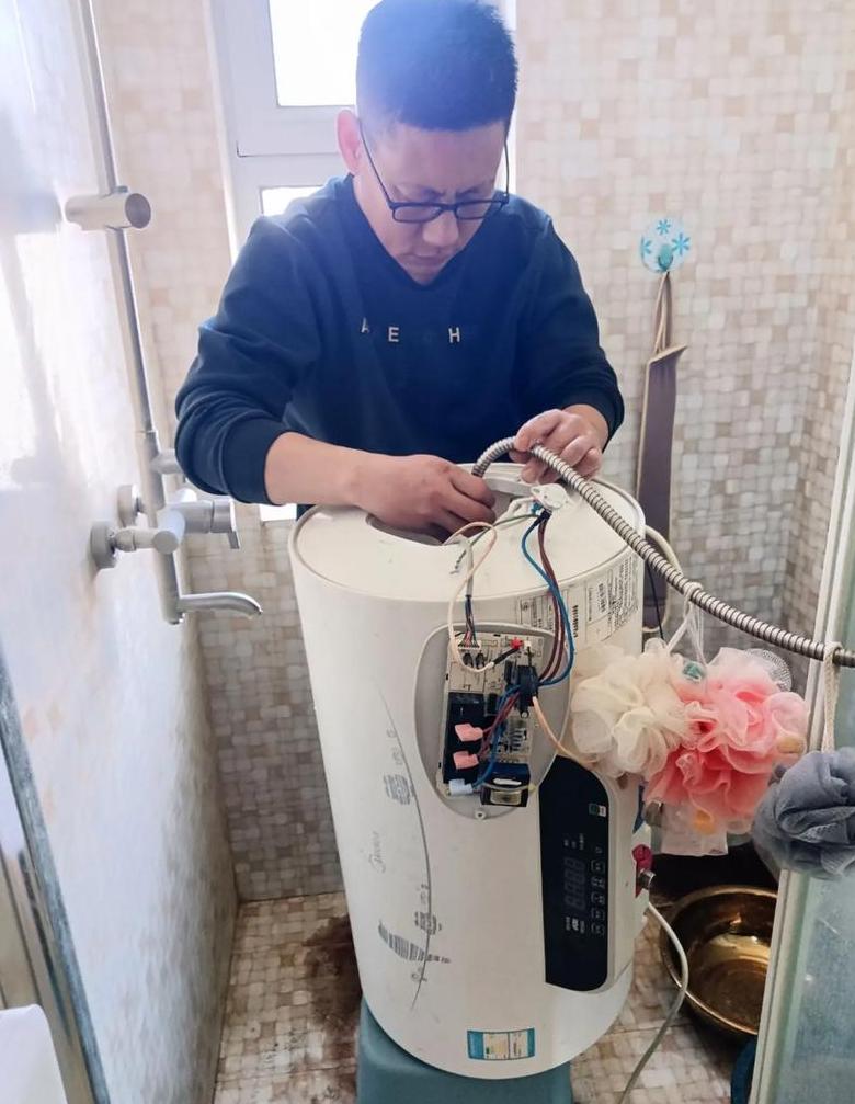 万和热水器发热棒拆卸攻略：DSZF38-B型电热水器热水慢怎么办？