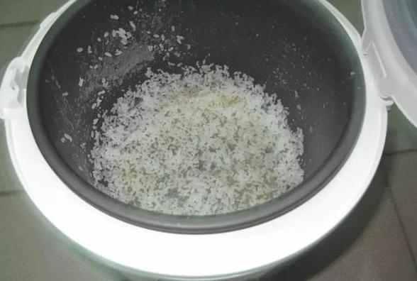电饭锅焦底怎么办
