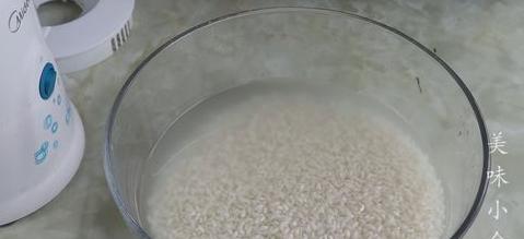 大米泡水易碎原因揭秘