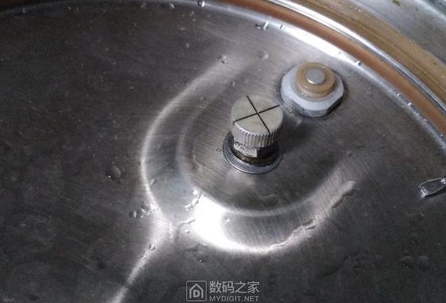 美的电压力锅排气阀怎么拆开清洗