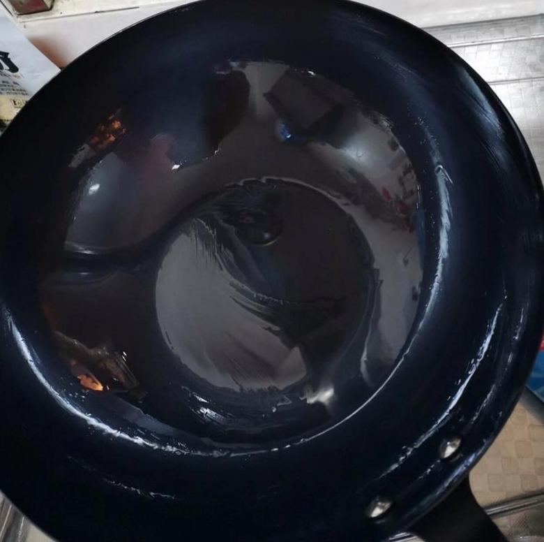 铁锅开锅必知：蓝色真有必要吗？