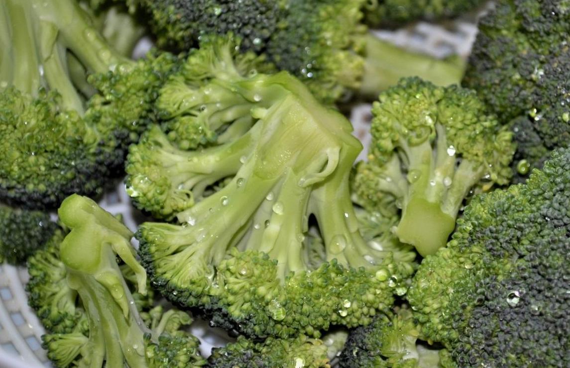 西兰花焯水后是否需过冷水？