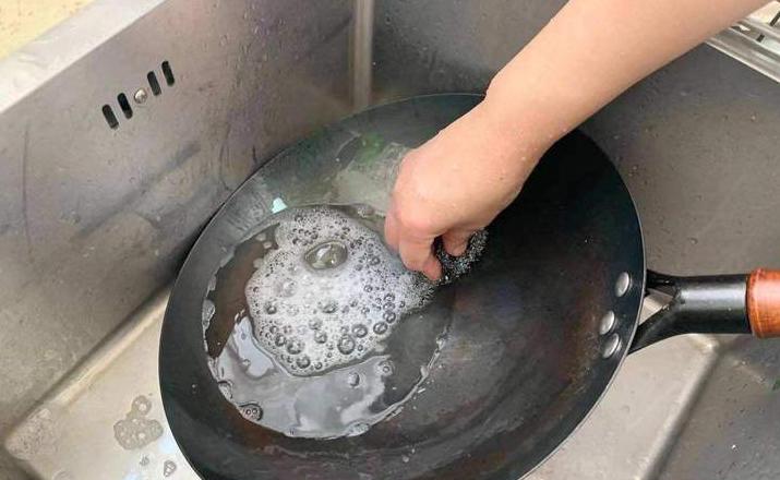 铁锅清洗与保养全攻略