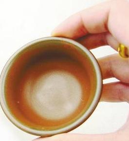 快速清洁水杯茶垢妙招大揭秘