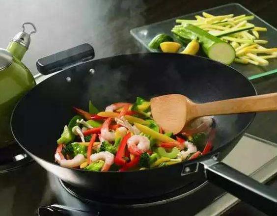 电磁炉炒菜技巧及与煤气灶区别分析