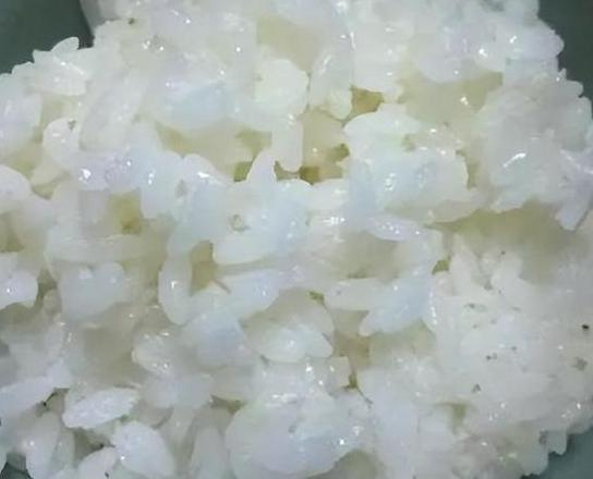 米饭二次加热需要加水吗