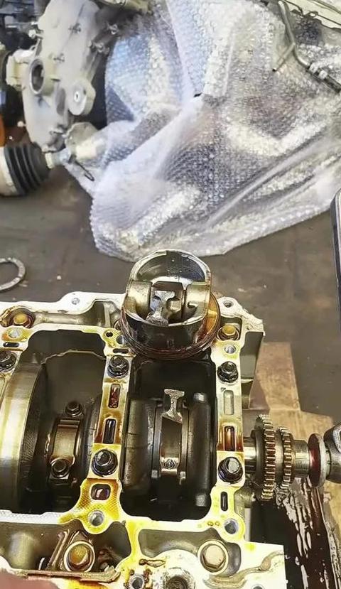 汽车发动机进水后理赔指南，快速了解车损鉴定等级