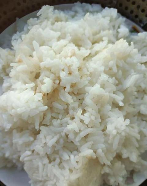 如何用电饭煲热剩菜