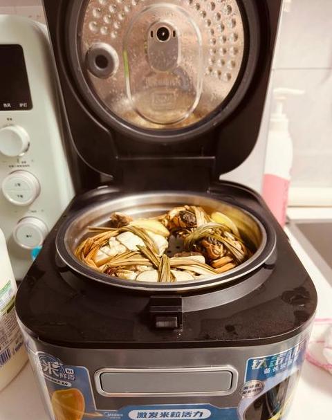 电饭煲热菜攻略：快速便捷的米饭加热方法
