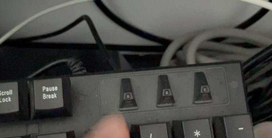 电脑开机无响应？排查屏幕、键盘、鼠标故障全攻略