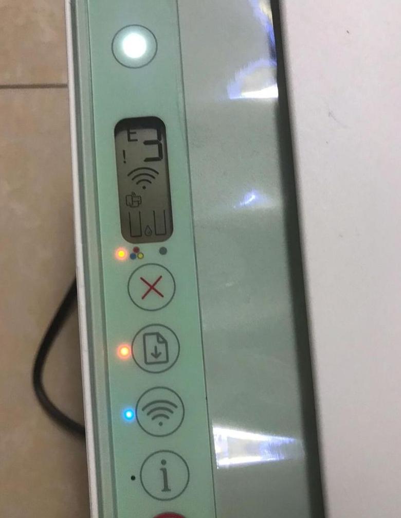 电脑开机CPU和内存灯常亮问题解析