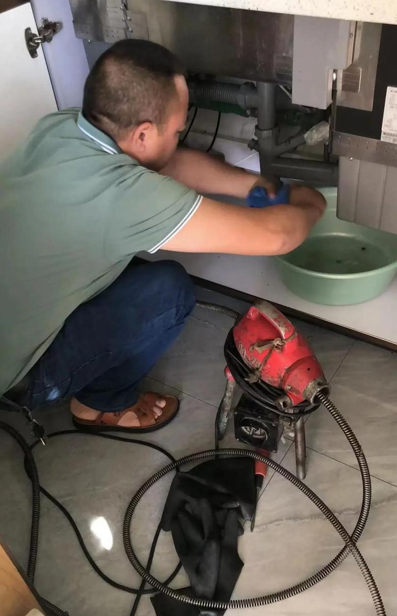 卫生间下水道堵塞疏通技巧全解析